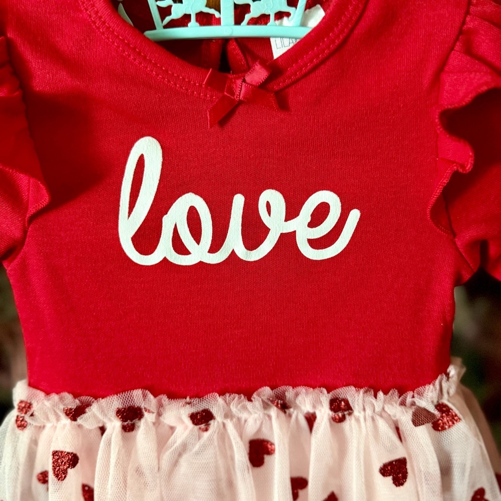 Cute Baby Girl Outfit with Red Tulle Heart Dress, White Socks and red headband - Picture 10 of 10